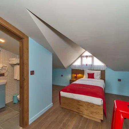 Taksim Nis - Istiklal Street 3*