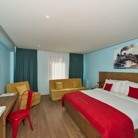 Hotel Taksim Nis - Istiklal Street