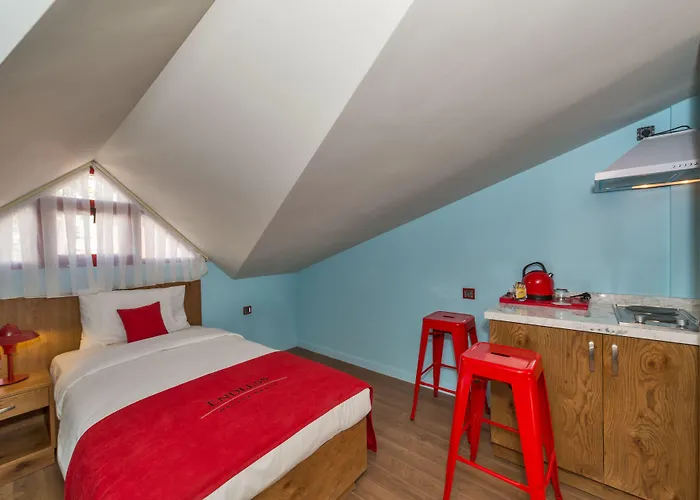 Hotel Taksim Nis - Istiklal Street